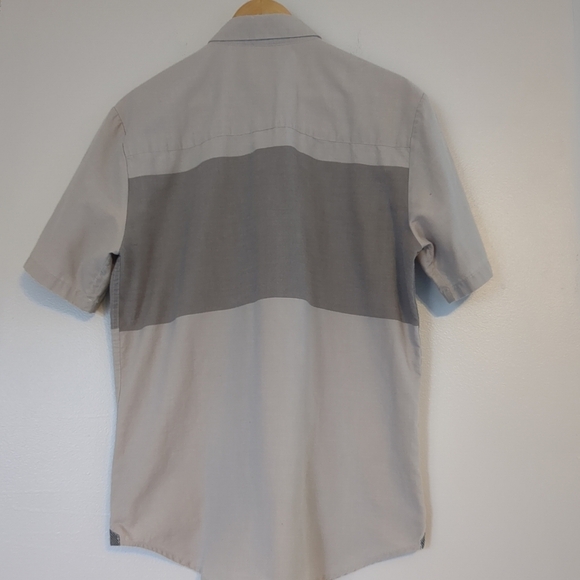 Volcom Shirt Men's Large Gray Short Sleeve Shirt Button Down Colour Block - Picture 3 of 8